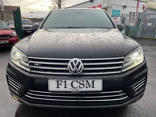 Volkswagen Touareg 3L V6 R-line Tdi Bluemotion Technology Black #2