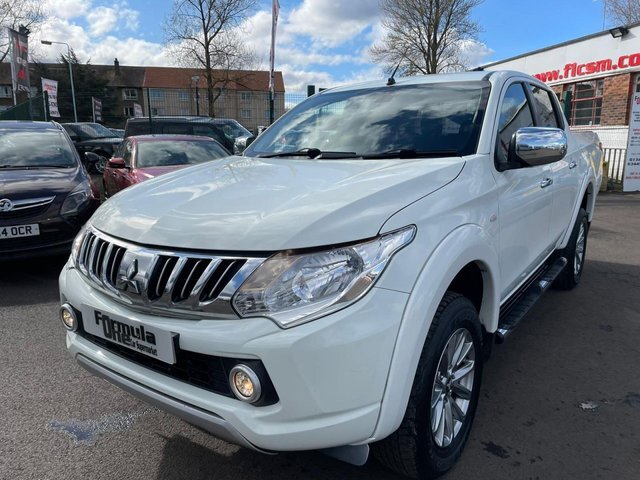 Mitsubishi L200 2.4 Di-d 4Wd Titan Dcb 178 Bhp YM17VWT White #3
