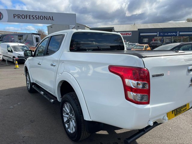 Mitsubishi L200 2.4 Di-d 4Wd Titan Dcb 178 Bhp YM17VWT White #5
