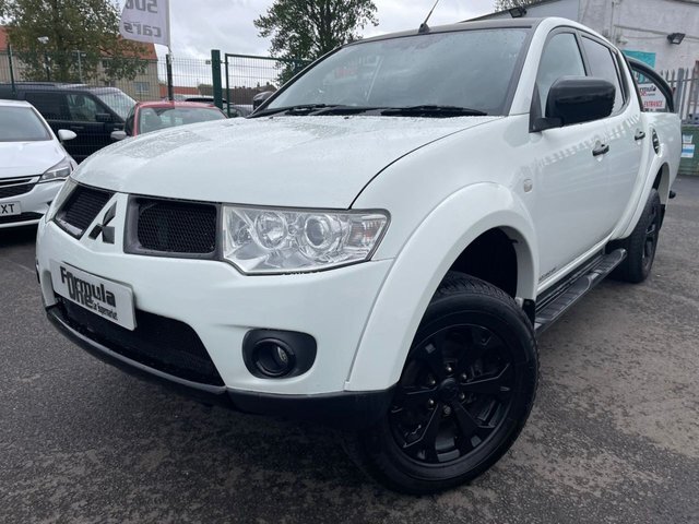 Mitsubishi L200 2.5 Di-d 4X4 Barbarian Black Lb Dcb 175 Bhp White