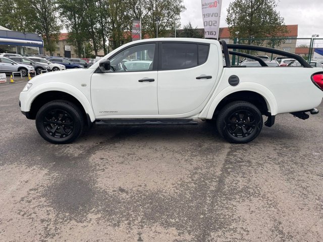 Mitsubishi L200 2.5 Di-d 4X4 Barbarian Black Lb Dcb 175 Bhp White #5
