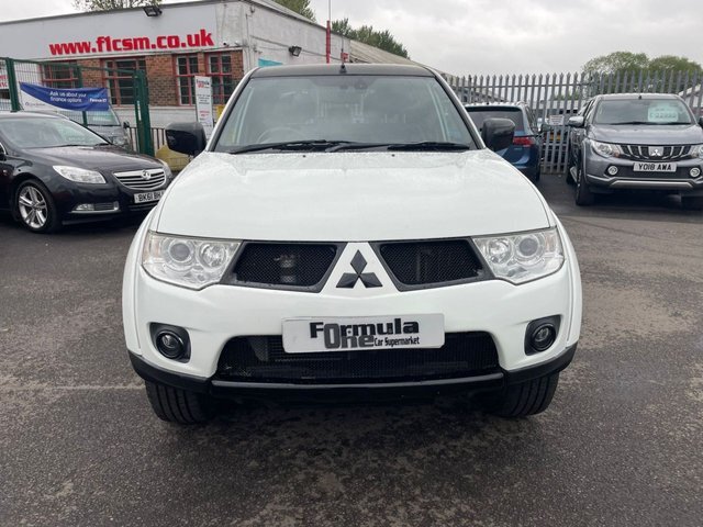 Mitsubishi L200 2.5 Di-d 4X4 Barbarian Black Lb Dcb 175 Bhp White #3