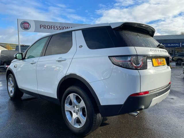 Land Rover Discovery Sport 2L Td4 Hse BN17YZC White #4