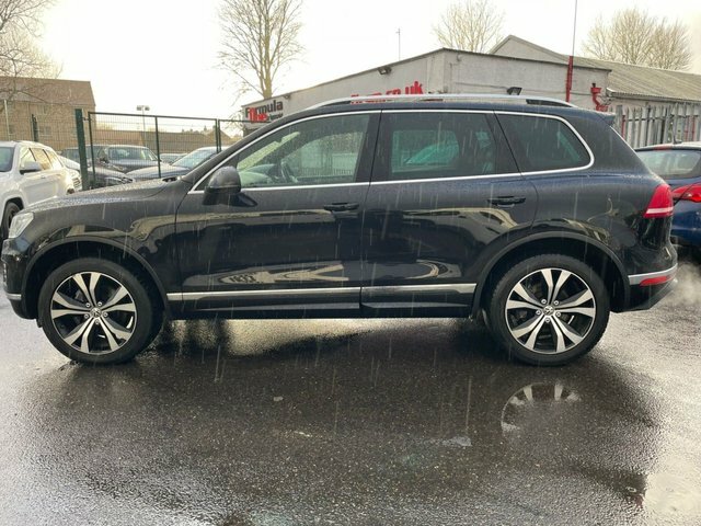 Volkswagen Touareg 3L V6 R-line Tdi Bluemotion Technology PJ64KEU Black #3