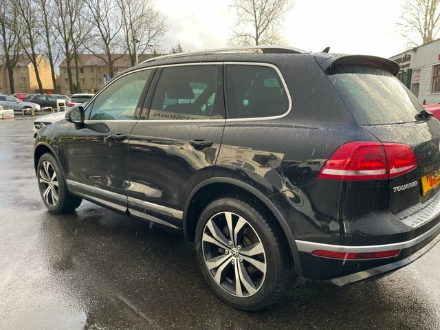 Volkswagen Touareg 3L V6 R-line Tdi Bluemotion Technology PJ64KEU Black #4
