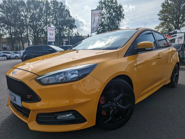 Ford Focus 2L St-tdci MX65XHE Yellow