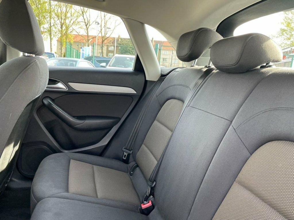 Audi Q3 2L Tdi Quattro Se Black #3