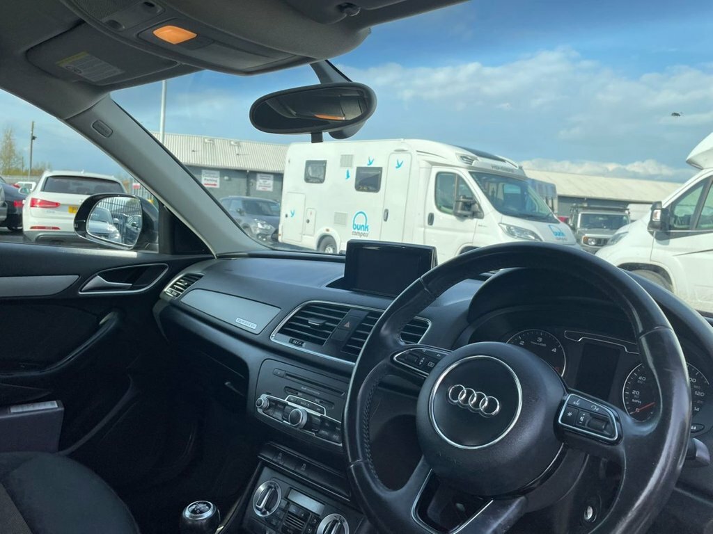 Audi Q3 2L Tdi Quattro Se Black #2