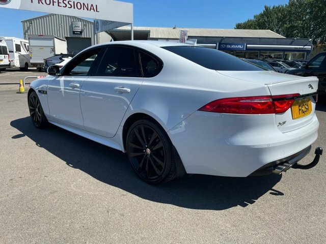 Jaguar XF 2L D R-sport Awd SV18LFZ White #5