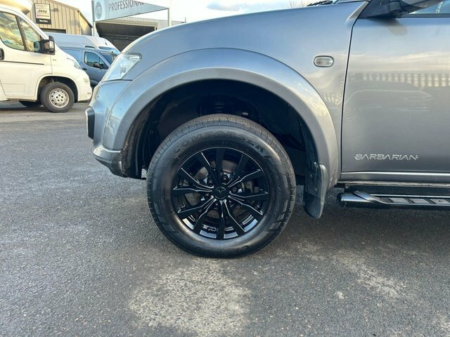 Mitsubishi L200 2.5 Di-d 4X4 Barbarian Black Lb Dcb 175 Bhp WN15AJX Grey #5