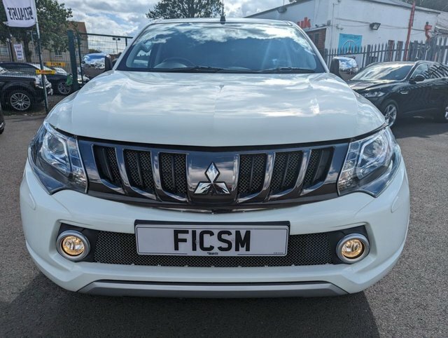 Mitsubishi L200 2.4 Di-d 4Wd Barbarian Dcb 178 Bhp SL18OLG White #2