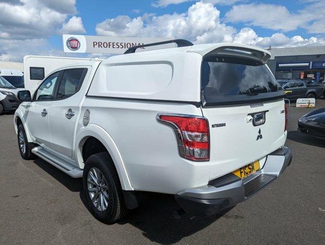 Mitsubishi L200 2.4 Di-d 4Wd Barbarian Dcb 178 Bhp SL18OLG White #5