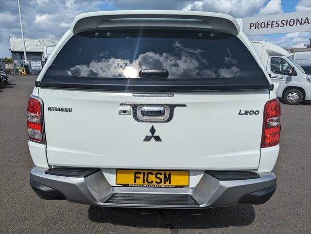 Mitsubishi L200 2.4 Di-d 4Wd Barbarian Dcb 178 Bhp SL18OLG White #6