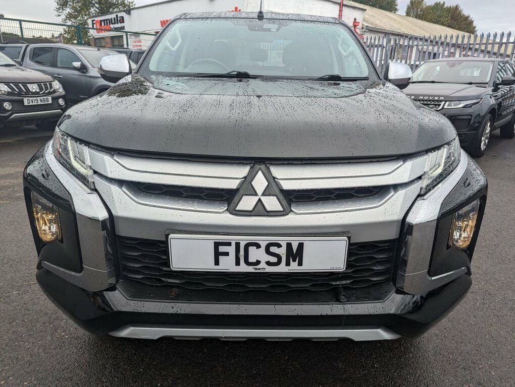 Mitsubishi L200 2.3 Di-d Warrior Dcb 148 Bhp DL70OPV Black #2