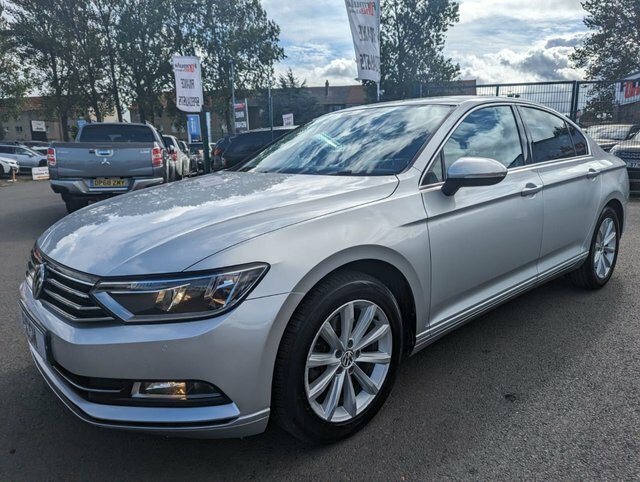 Volkswagen Passat 1.6L Se Business Tdi Bluemotion Technology VO67ZYU Silver #3
