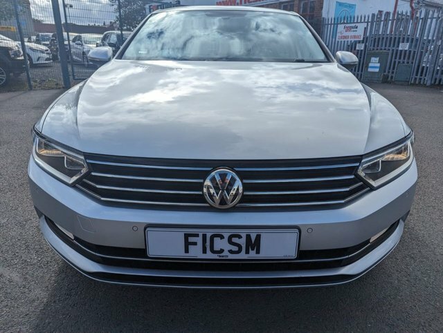Volkswagen Passat 1.6L Se Business Tdi Bluemotion Technology VO67ZYU Silver #2
