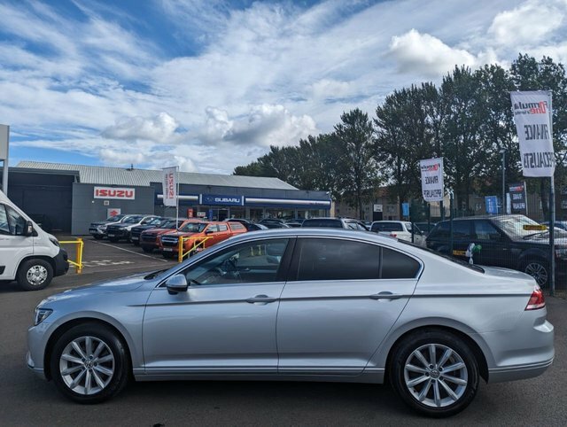 Volkswagen Passat 1.6L Se Business Tdi Bluemotion Technology VO67ZYU Silver #4