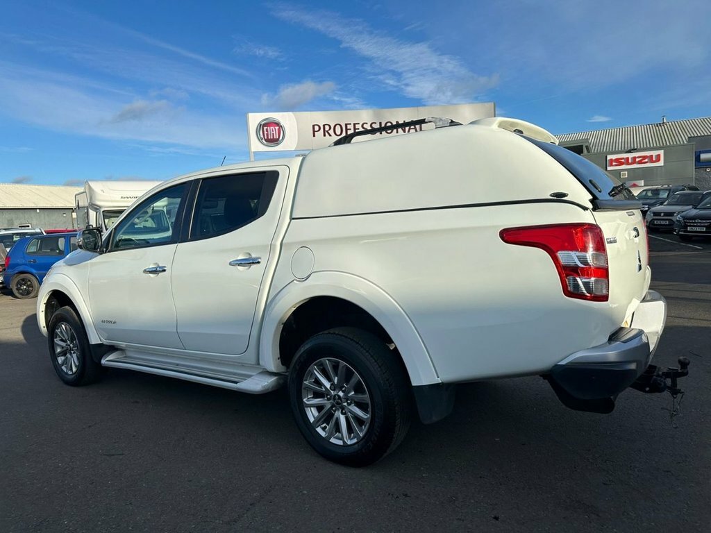 Mitsubishi L200 2.4 Di-d 4Wd Warrior Dcb 178 Bhp DV18EWG White #3