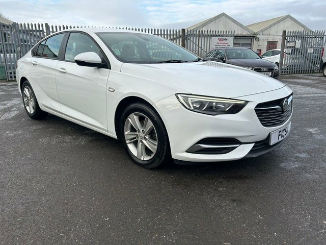 Vauxhall Insignia 1.5L Design Nav YK18EUF White #4