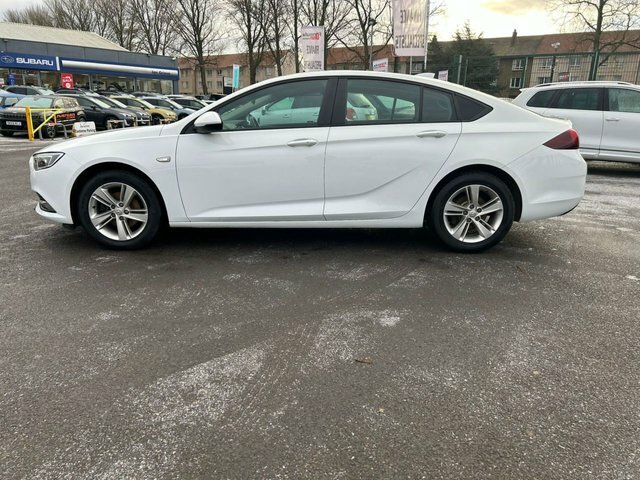 Vauxhall Insignia 1.5L Design Nav YK18EUF White #6