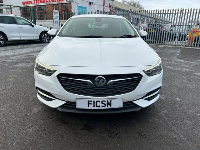 Vauxhall Insignia 1.5L Design Nav YK18EUF White #5