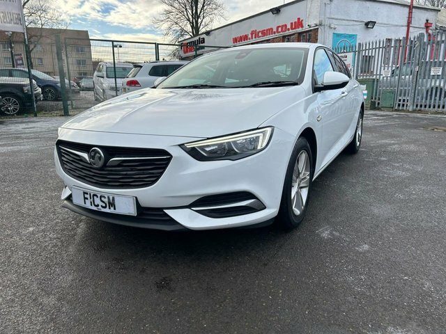 Vauxhall Insignia 1.5L Design Nav YK18EUF White #3