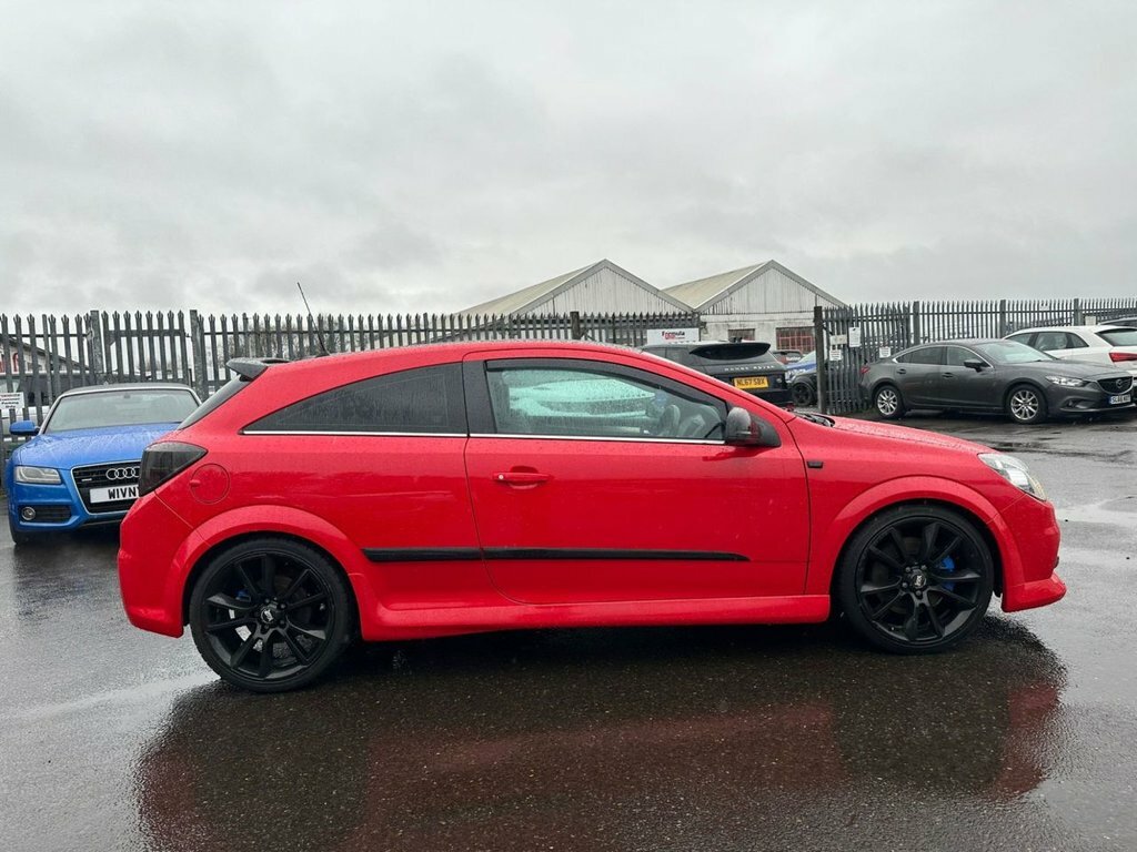 Vauxhall Astra 2L Vxr ST60NXO Red #5