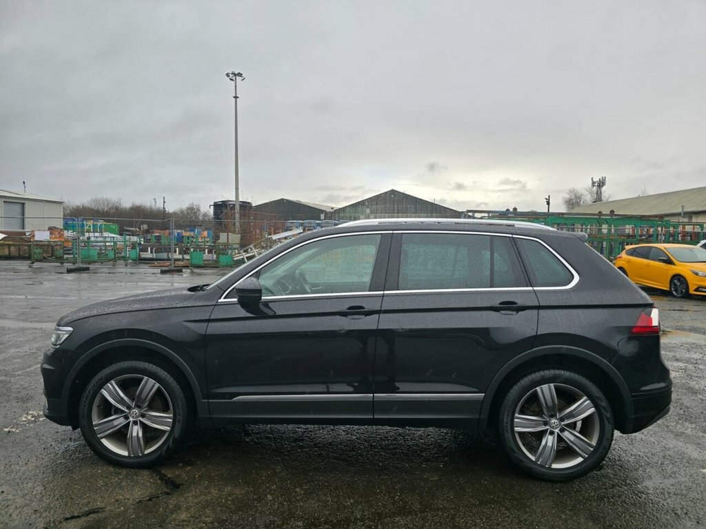 Volkswagen Tiguan 2L Sel Tdi Bmt 4Motion SC17VLF Black #4