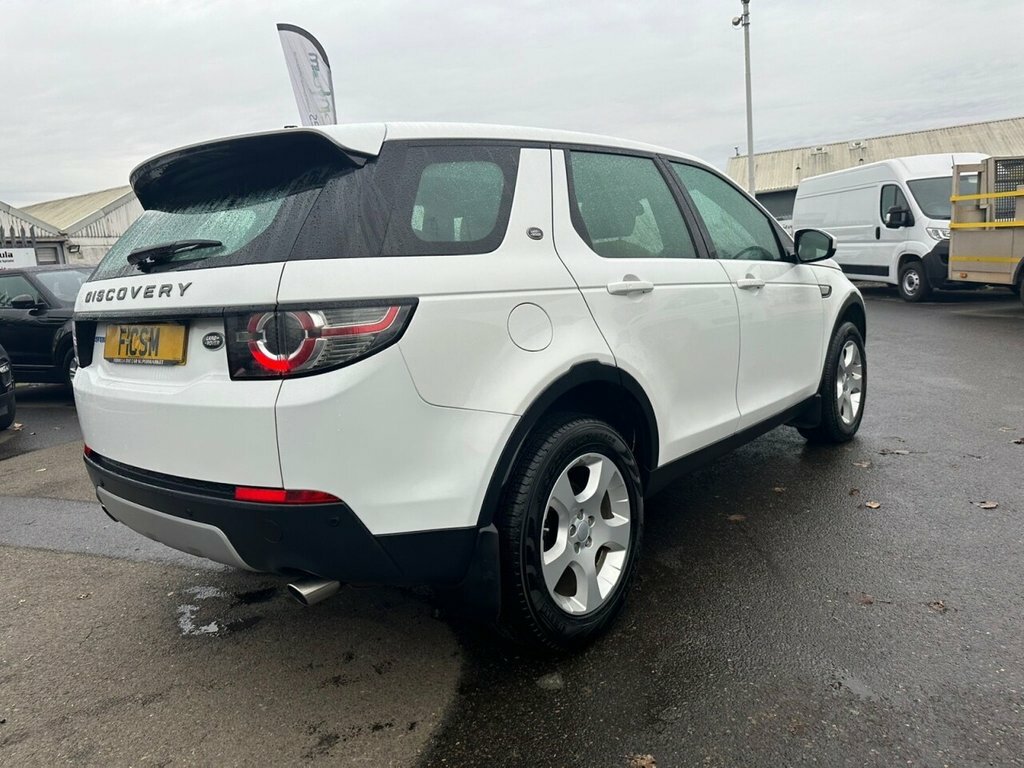 Land Rover Discovery Sport 2L Hse White #2