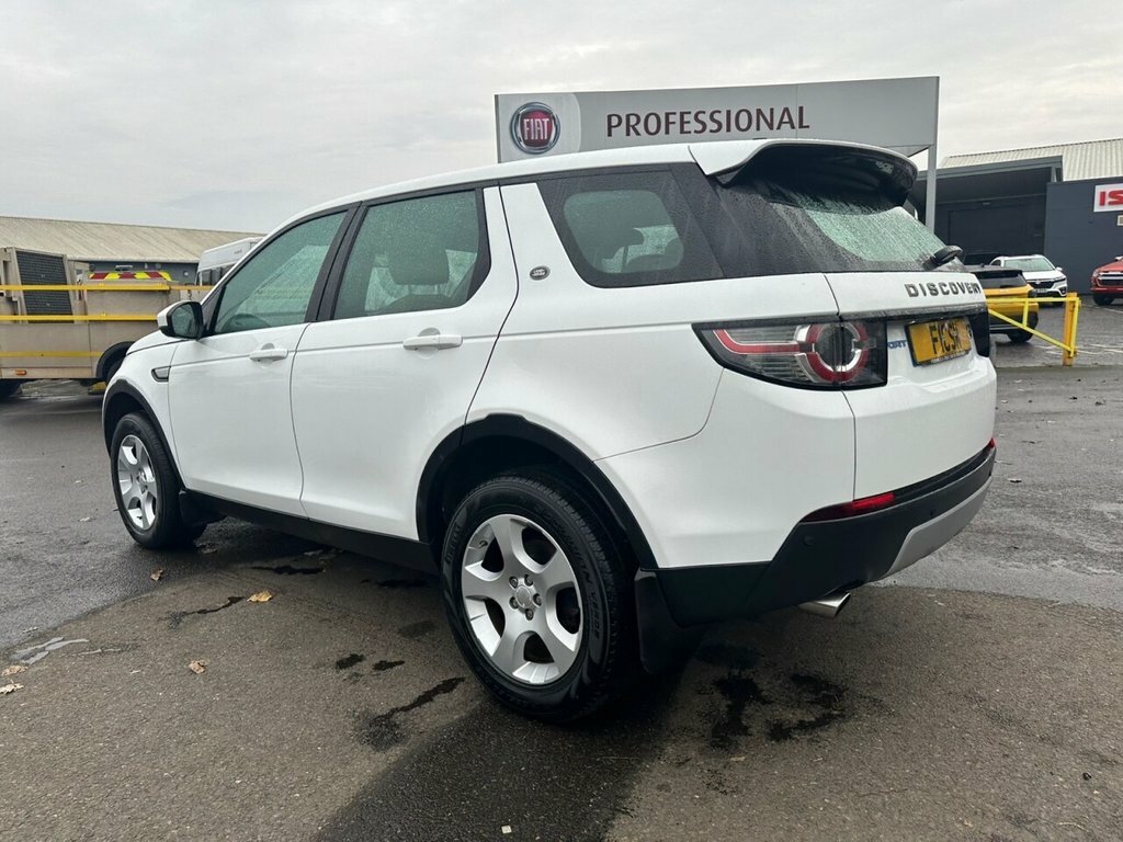 Land Rover Discovery Sport 2L Hse White #3