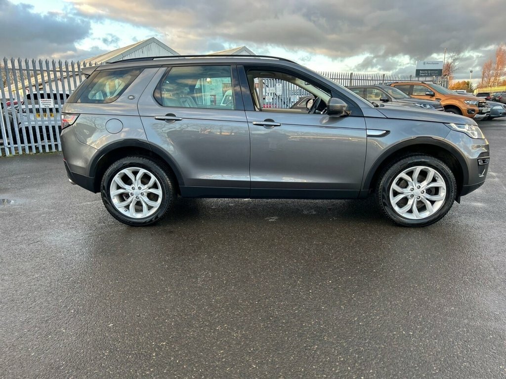 Land Rover Discovery Sport 2L Hse RJ17WAA Grey #6