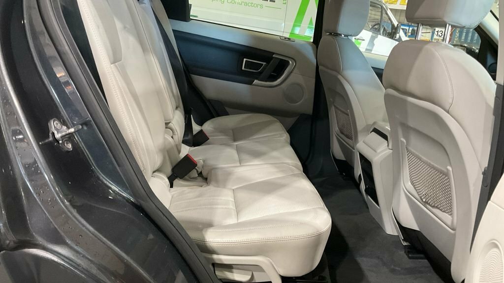 Land Rover Discovery Sport 2L Hse Black SH67UPY Grey #6