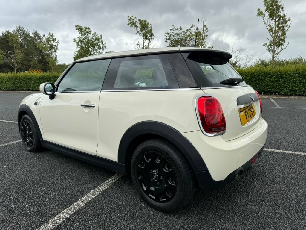 Mini Hatch 1.5L One Classic SH69HWR White #2