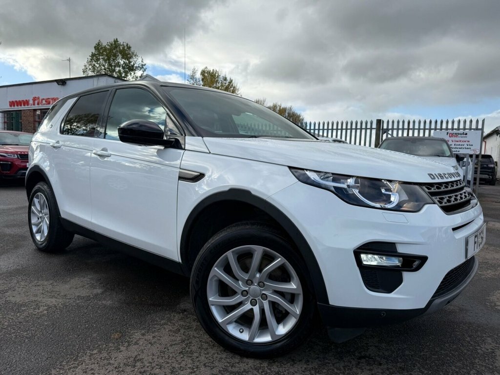 Land Rover Discovery Sport 2L Se Tech HV66FHR White #2