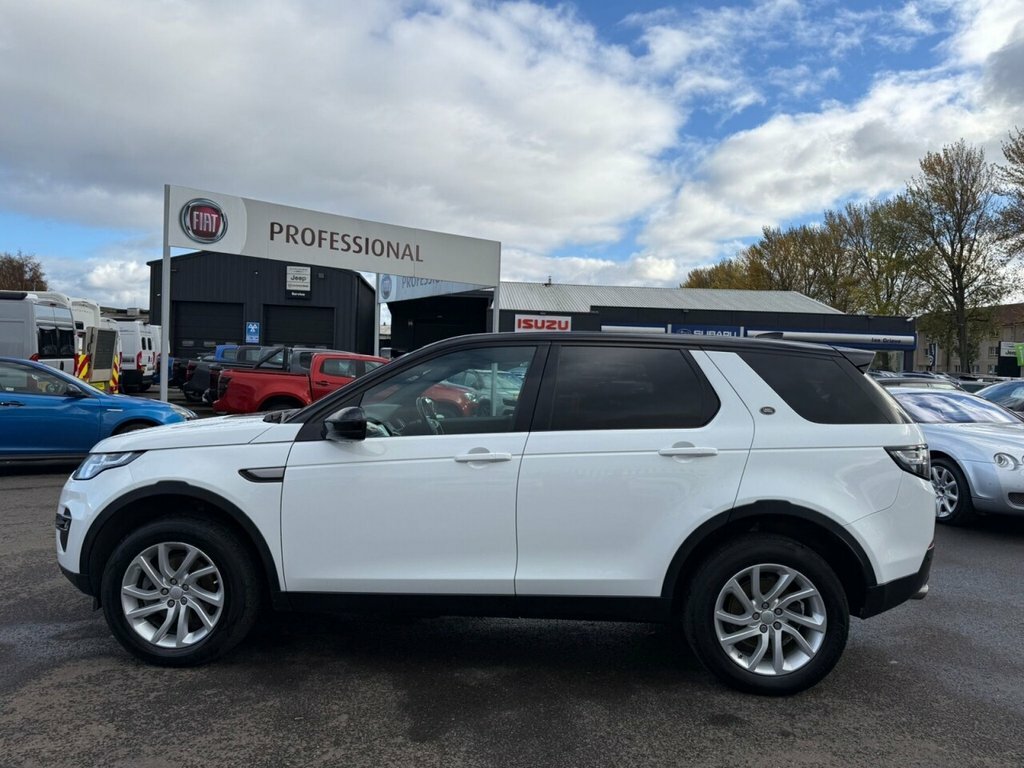Land Rover Discovery Sport 2L Se Tech HV66FHR White #3