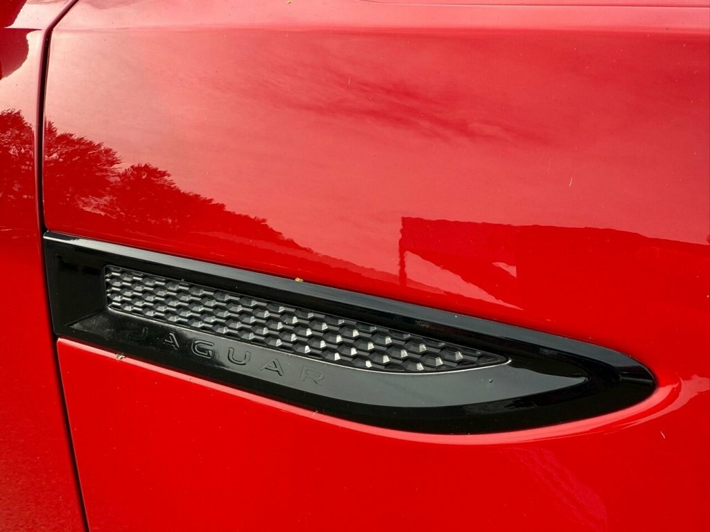 Jaguar E-Pace 2L Null PV19TEU Red #6