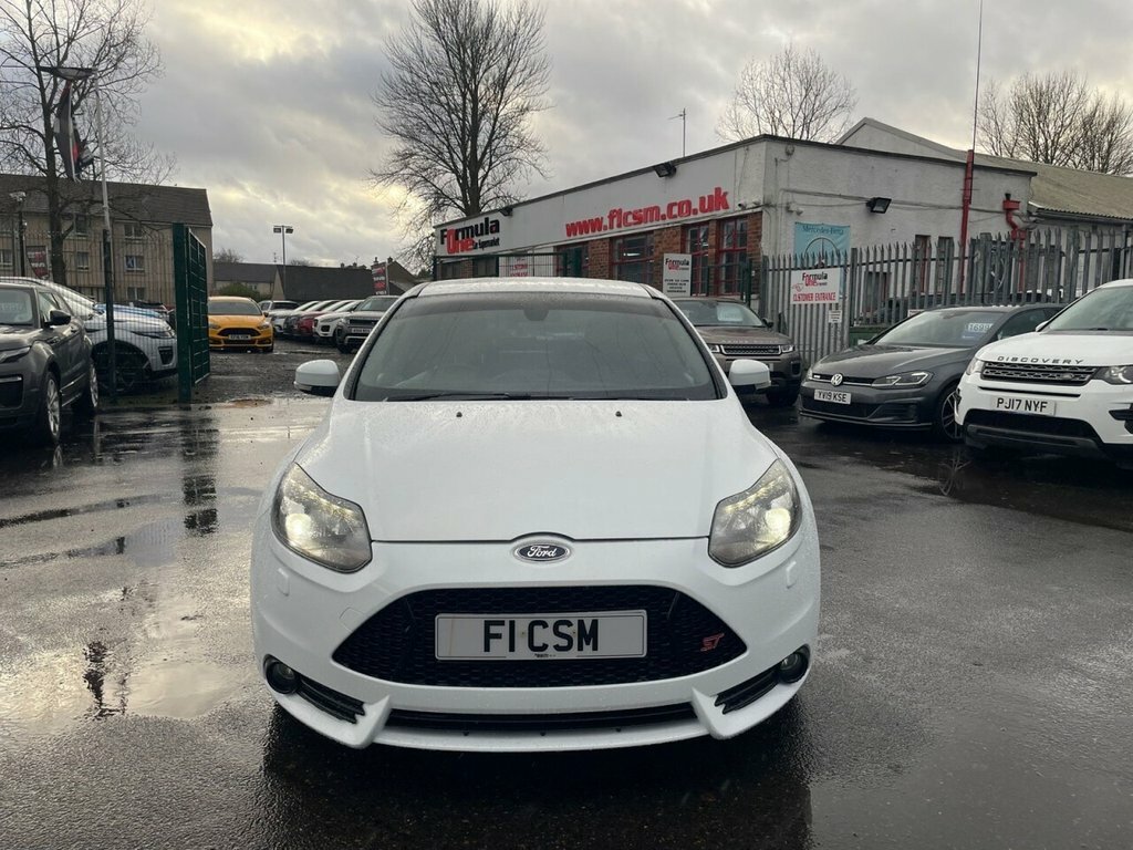 Ford Focus 2L St-3 WF64JZX White #5