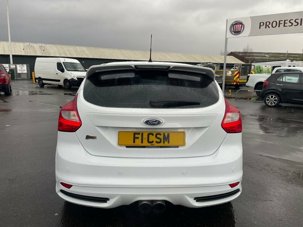 Ford Focus 2L St-3 WF64JZX White #6