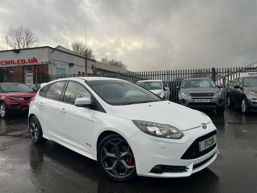 Ford Focus 2L St-3 WF64JZX White #2