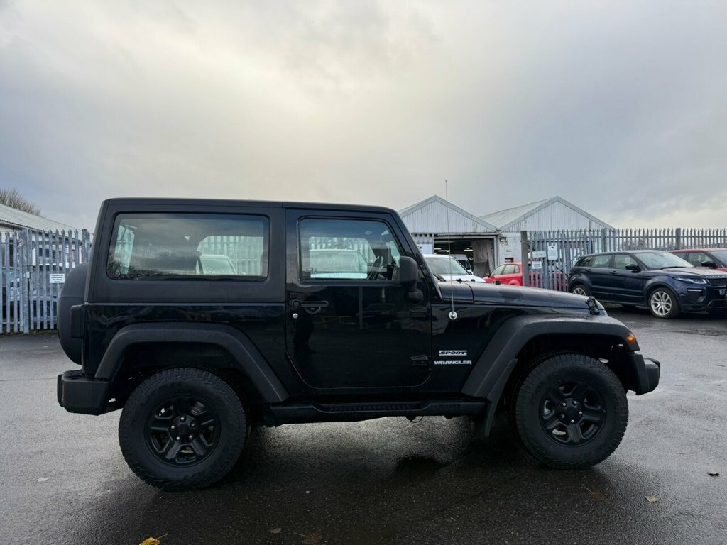 Jeep Wrangler 2.8L Sport YF61XHD Black #3