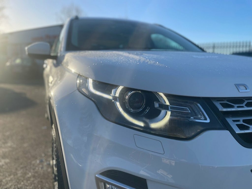 Land Rover Discovery Sport 2L Hse Luxury FD17UDU White #4