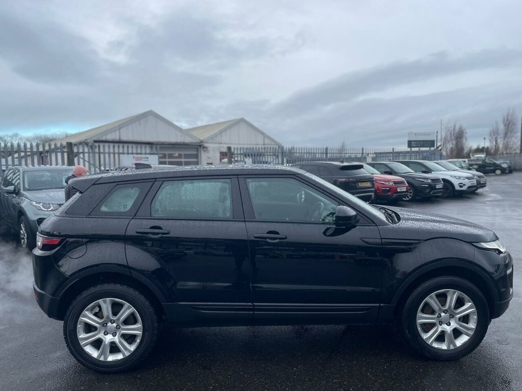 Land Rover Range Rover Evoque 2L Se Tech VN18UVJ Black #3