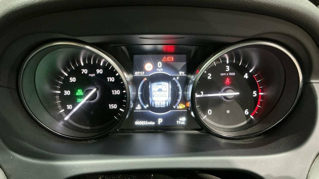 Land Rover Discovery Sport 2L Hse Luxury KW67BZF Black #3