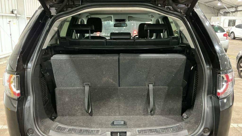Land Rover Discovery Sport 2L Hse Luxury KW67BZF Black #5