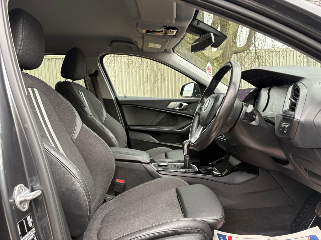 BMW 1 Series 1.5 118I Sport Hatchback Euro 6 YF69NYU Grey #4