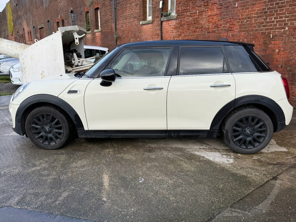 Mini Hatch 1.5L Cooper YD68JHK White #3