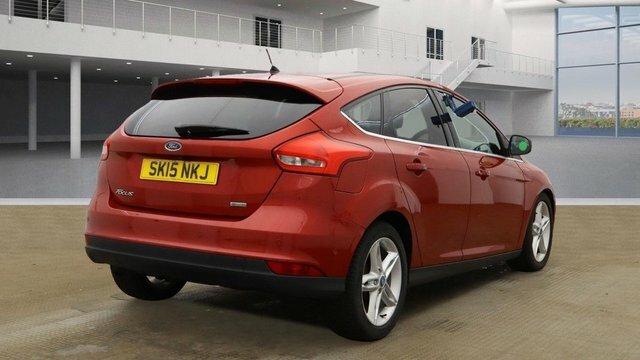 Ford Focus 1.0T Ecoboost Titanium Hatchback SK15NKJ Red #4