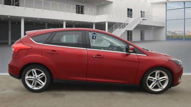 Ford Focus 1.0T Ecoboost Titanium Hatchback SK15NKJ Red #5