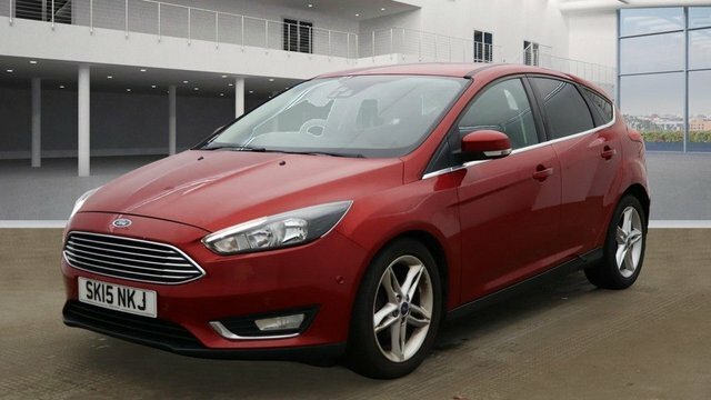 Ford Focus 1.0T Ecoboost Titanium Hatchback SK15NKJ Red #2