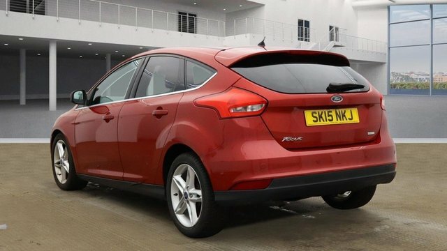 Ford Focus 1.0T Ecoboost Titanium Hatchback SK15NKJ Red #3